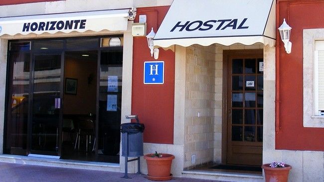 Hostal Horizonte Es Castell  Exterior foto